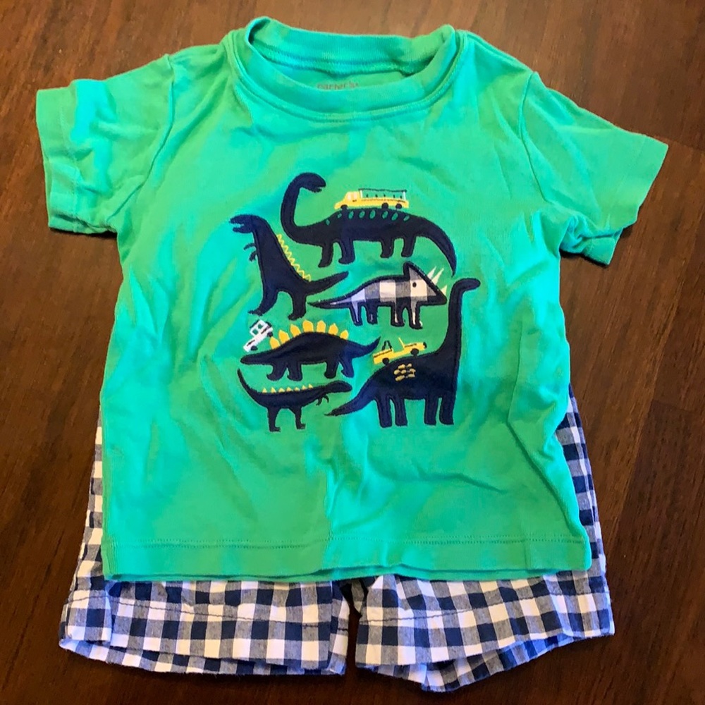 Carter’s 2-piece dinosaur t-shirt& short set